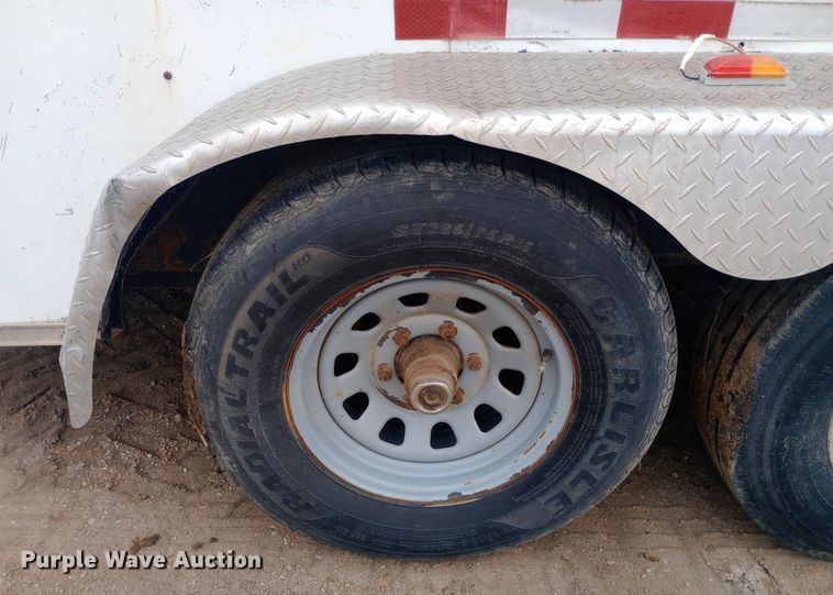 image for item EO0553 2009 Forest River Express enclosed cargo trailer