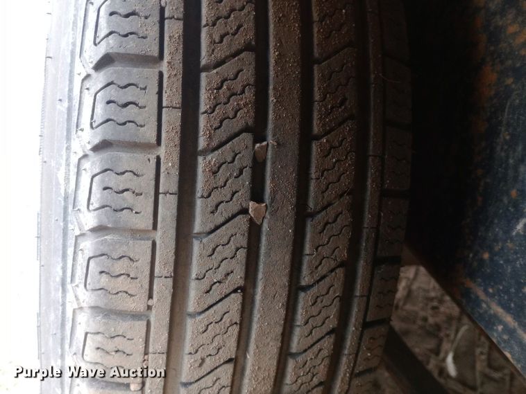 image for item EO0553 2009 Forest River Express enclosed cargo trailer