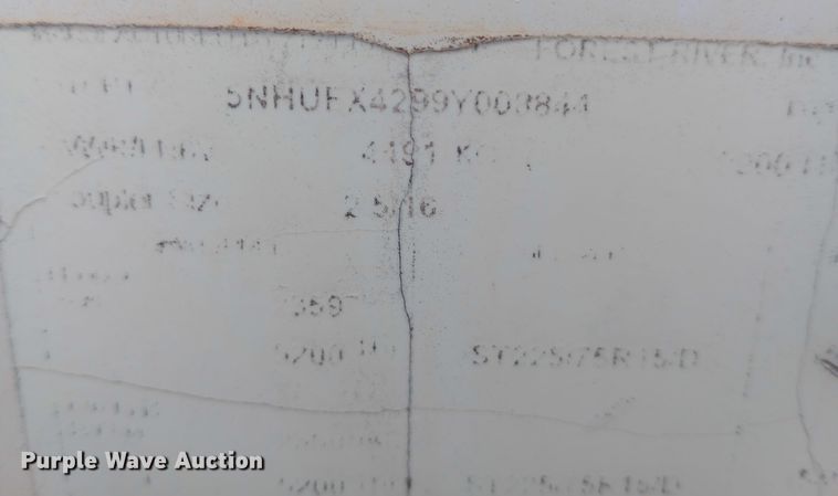 image for item EO0553 2009 Forest River Express enclosed cargo trailer