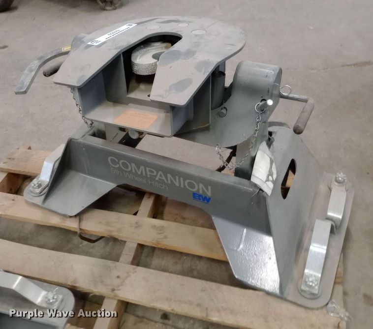 image for item EO0562 BW Companion fifth wheel hitch