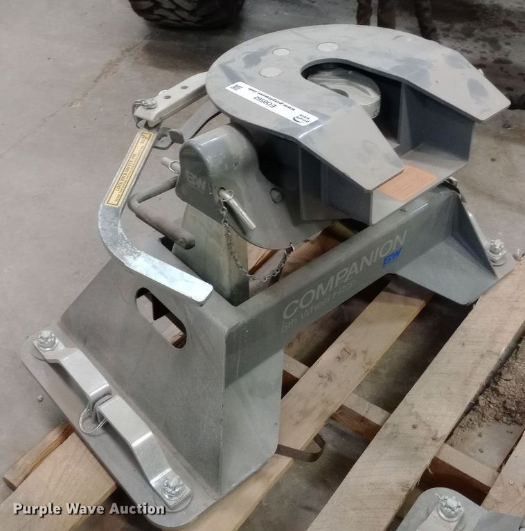 image for item EO0562 BW Companion fifth wheel hitch
