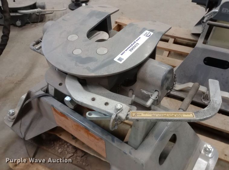 image for item EO0562 BW Companion fifth wheel hitch