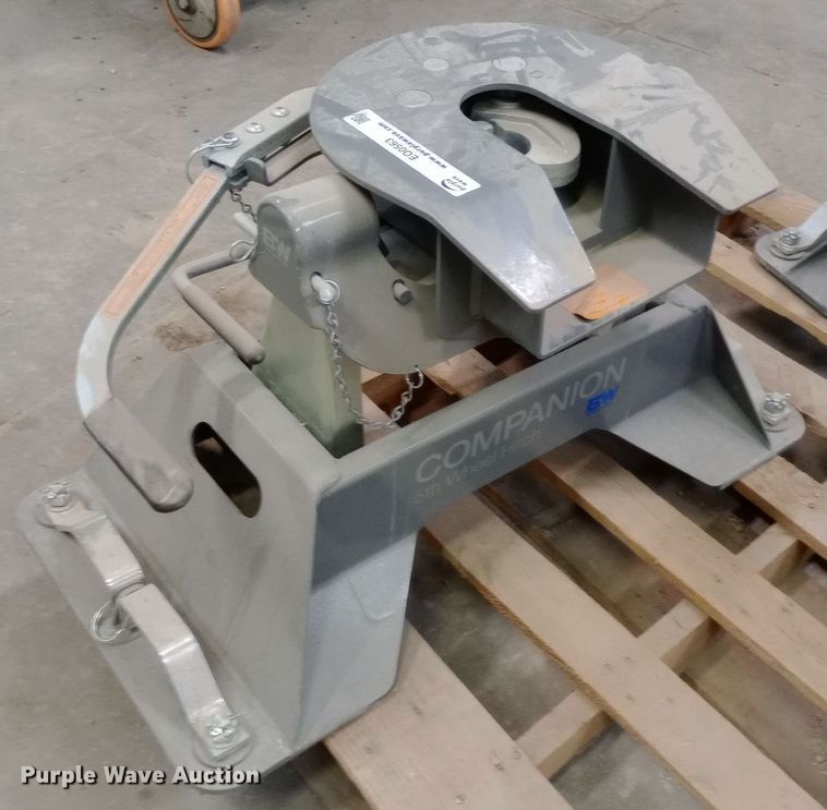 image for item EO0563 BW Companion Fifth wheel hitch