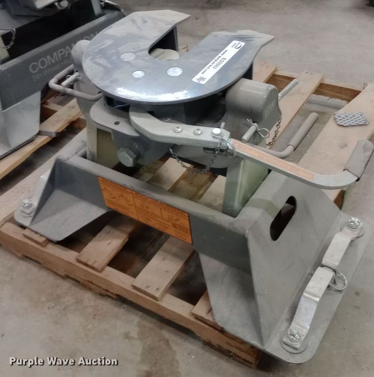 image for item EO0563 BW Companion Fifth wheel hitch