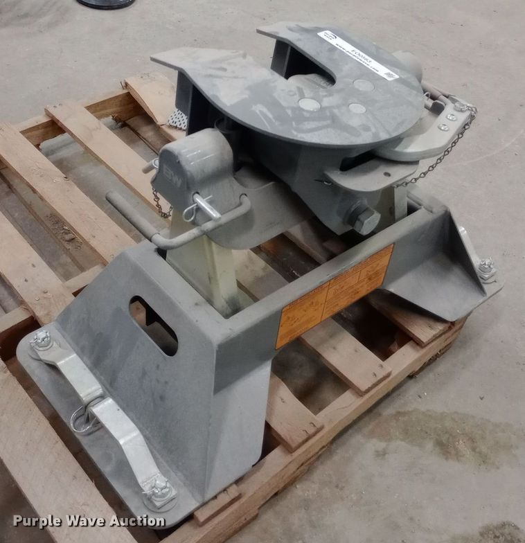 image for item EO0563 BW Companion Fifth wheel hitch