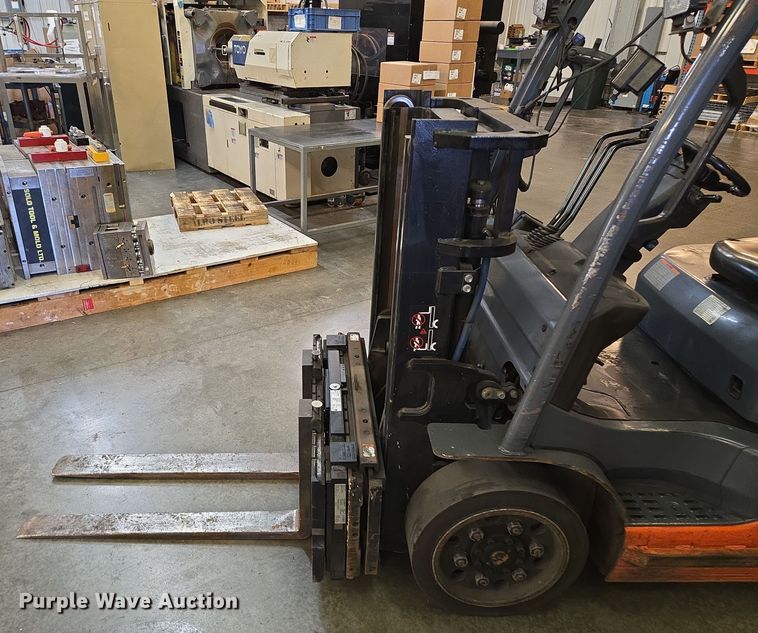 image for item EQ3907 Toyota  8FGCU25 forklift