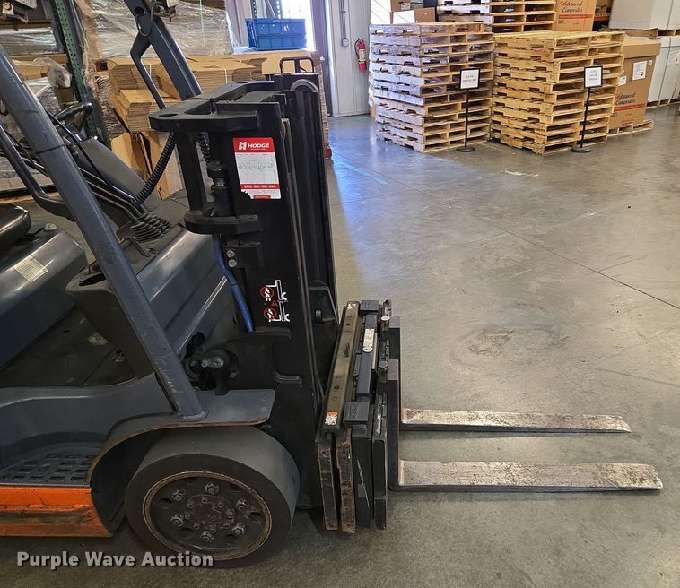 image for item EQ3907 Toyota  8FGCU25 forklift