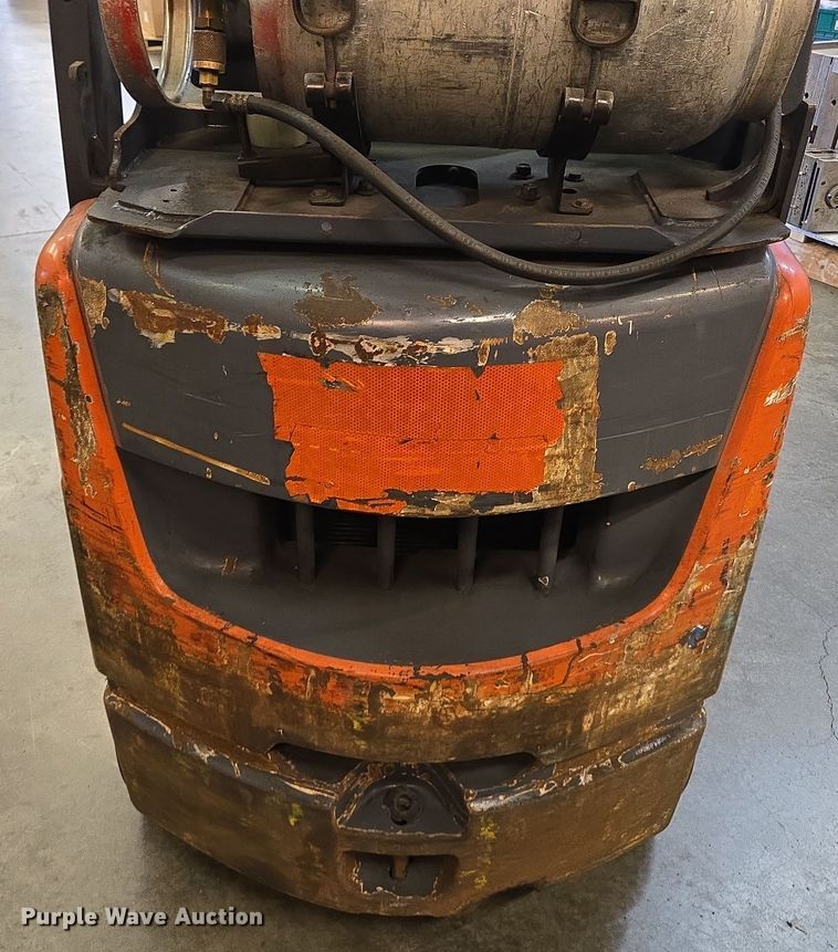 image for item EQ3907 Toyota  8FGCU25 forklift