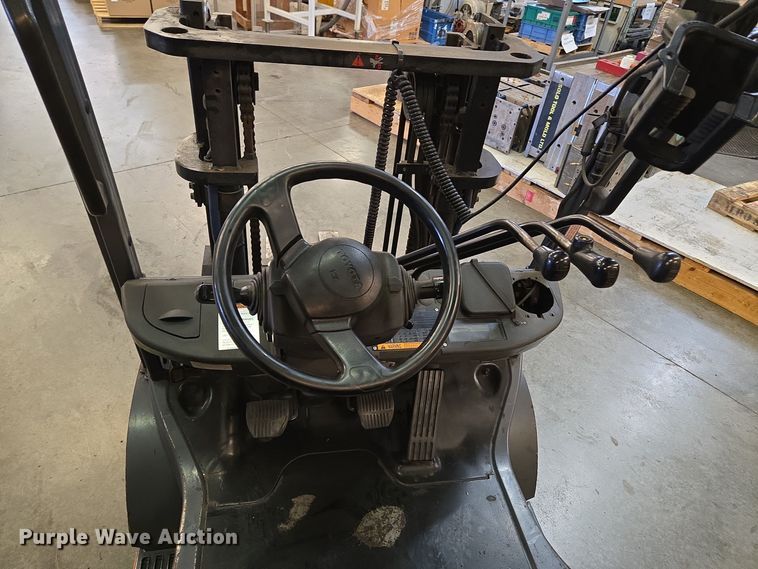 image for item EQ3907 Toyota  8FGCU25 forklift