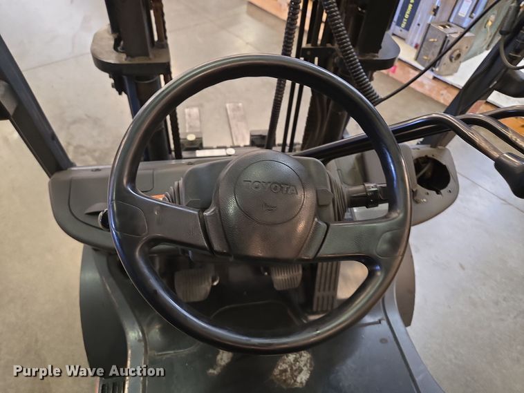 image for item EQ3907 Toyota  8FGCU25 forklift