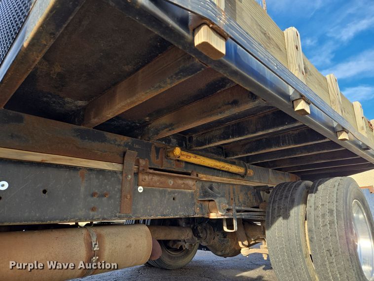 image for item EQ3942 1994 GMC Topkick C6500 dump flatbed truck