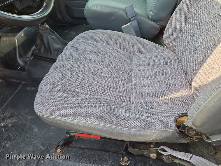 image for item EQ3942 1994 GMC Topkick C6500 dump flatbed truck