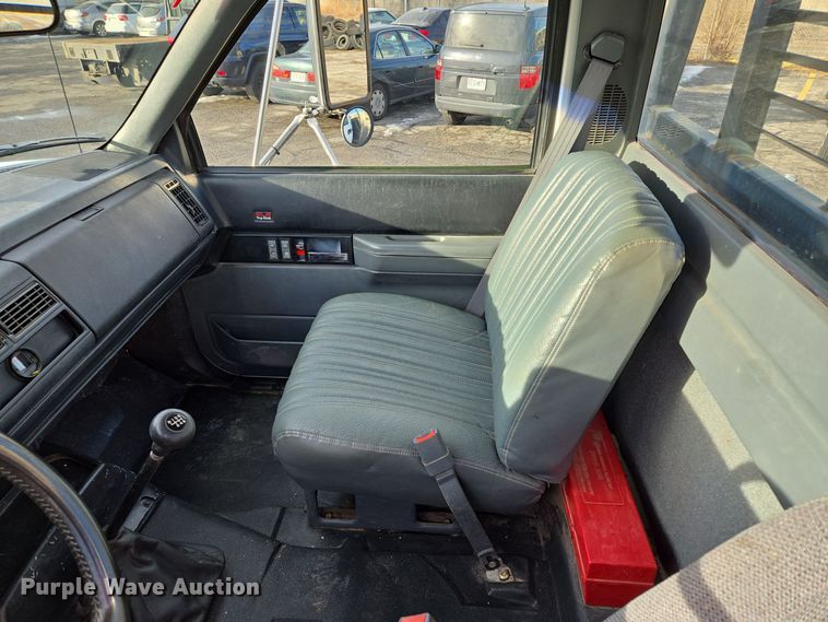 image for item EQ3942 1994 GMC Topkick C6500 dump flatbed truck