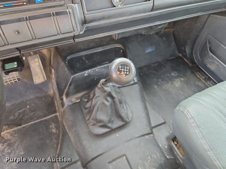 image for item EQ3942 1994 GMC Topkick C6500 dump flatbed truck