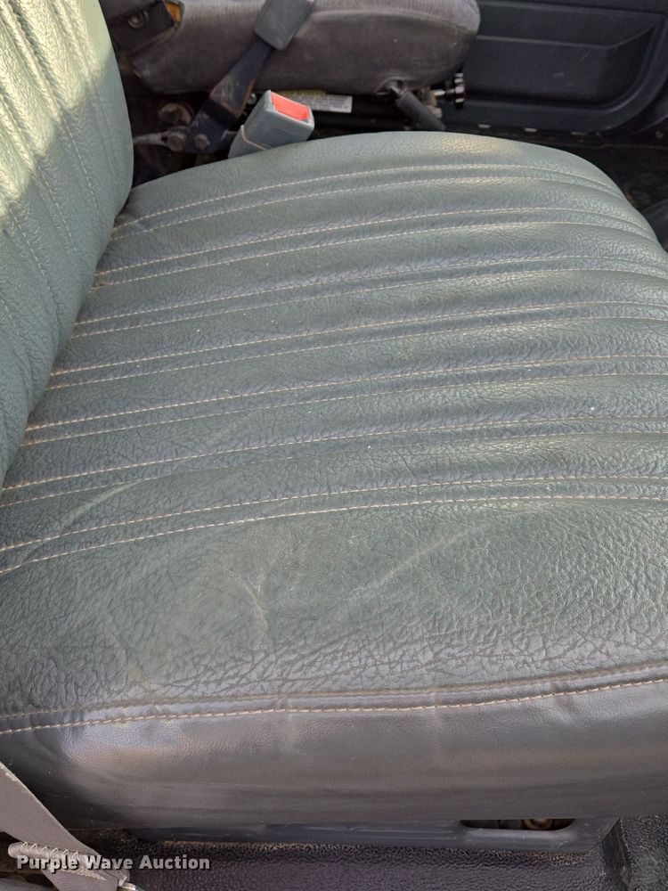 image for item EQ3942 1994 GMC Topkick C6500 dump flatbed truck