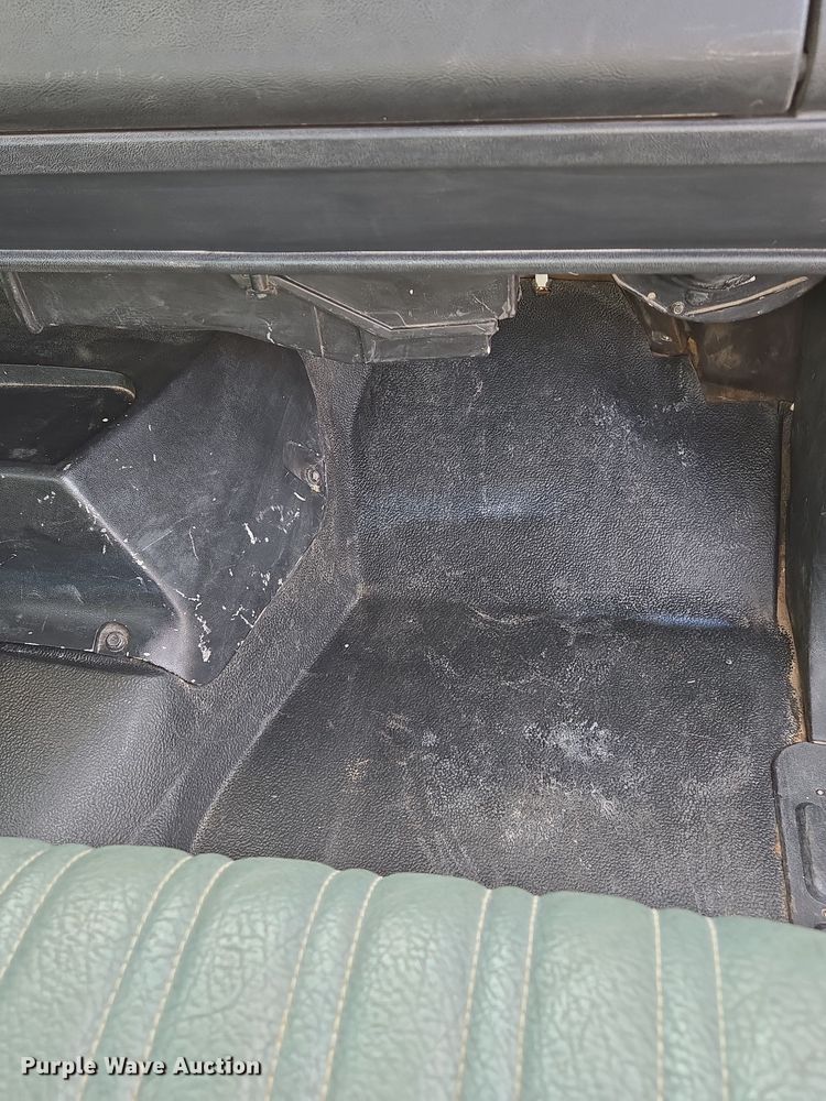 image for item EQ3942 1994 GMC Topkick C6500 dump flatbed truck