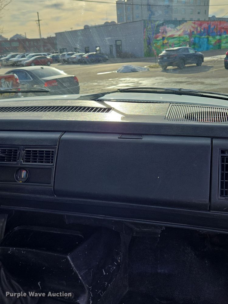 image for item EQ3942 1994 GMC Topkick C6500 dump flatbed truck