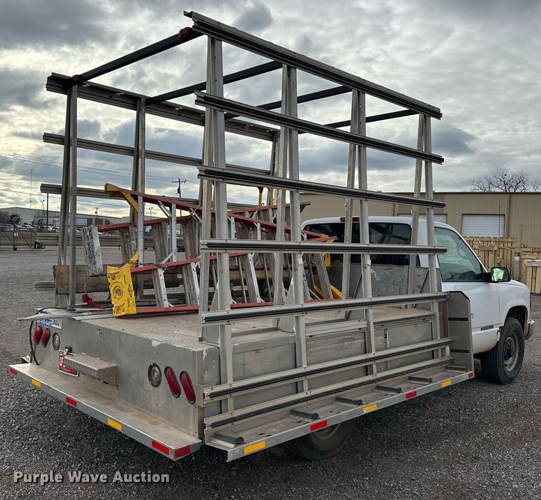 image for item ER4838 1997 GMC Sierra C2500 flatbed pickup truck