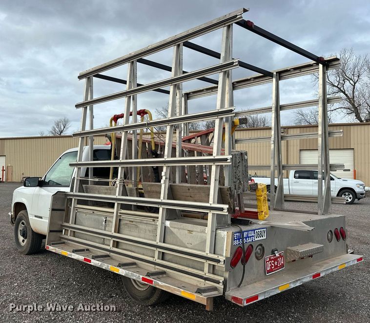 image for item ER4838 1997 GMC Sierra C2500 flatbed pickup truck