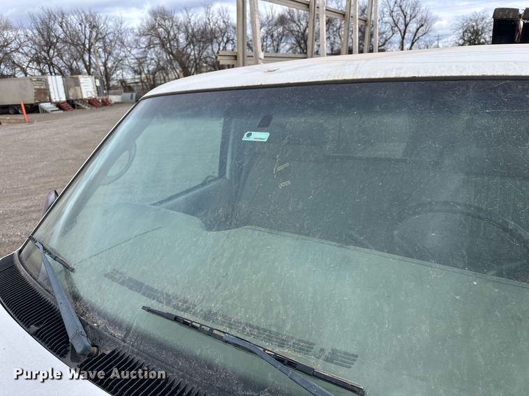 image for item ER4838 1997 GMC Sierra C2500 flatbed pickup truck