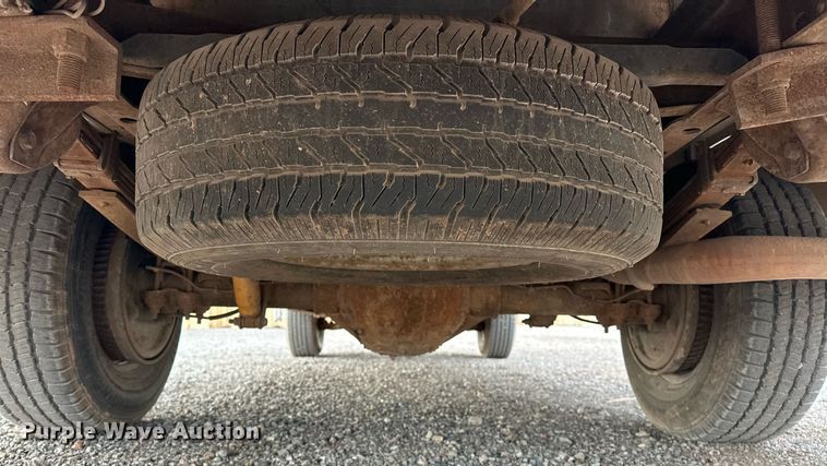 image for item ER4838 1997 GMC Sierra C2500 flatbed pickup truck