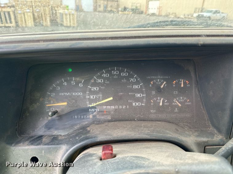 image for item ER4838 1997 GMC Sierra C2500 flatbed pickup truck