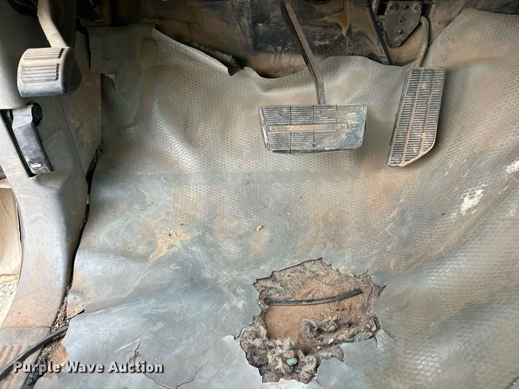 image for item ER4838 1997 GMC Sierra C2500 flatbed pickup truck