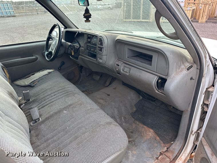 image for item ER4838 1997 GMC Sierra C2500 flatbed pickup truck