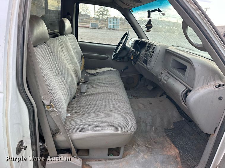 image for item ER4838 1997 GMC Sierra C2500 flatbed pickup truck