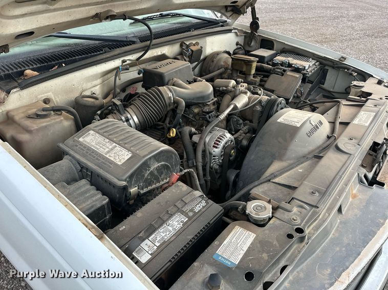 image for item ER4838 1997 GMC Sierra C2500 flatbed pickup truck