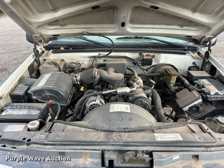 image for item ER4838 1997 GMC Sierra C2500 flatbed pickup truck