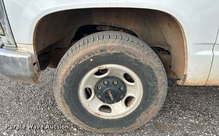 image for item ER4838 1997 GMC Sierra C2500 flatbed pickup truck