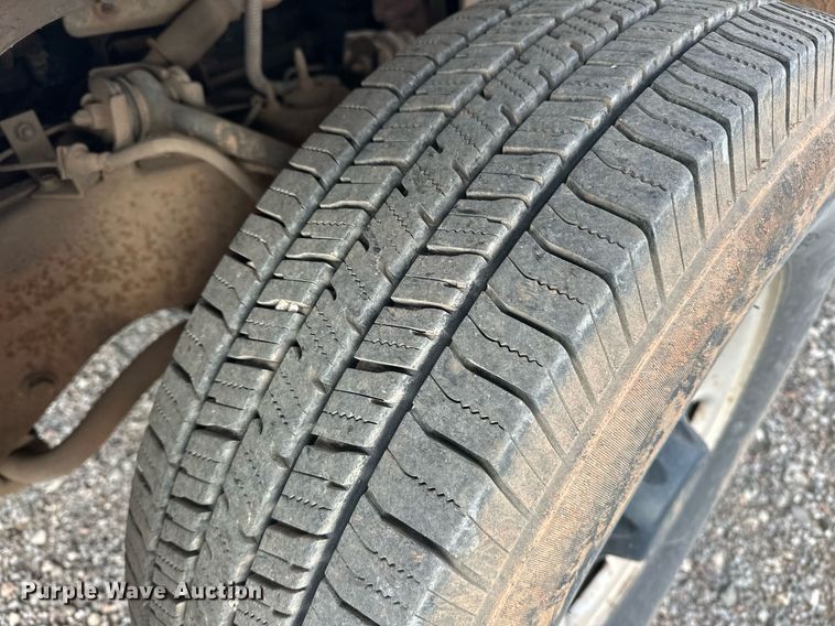 image for item ER4838 1997 GMC Sierra C2500 flatbed pickup truck