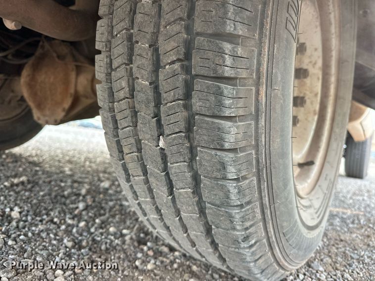 image for item ER4838 1997 GMC Sierra C2500 flatbed pickup truck