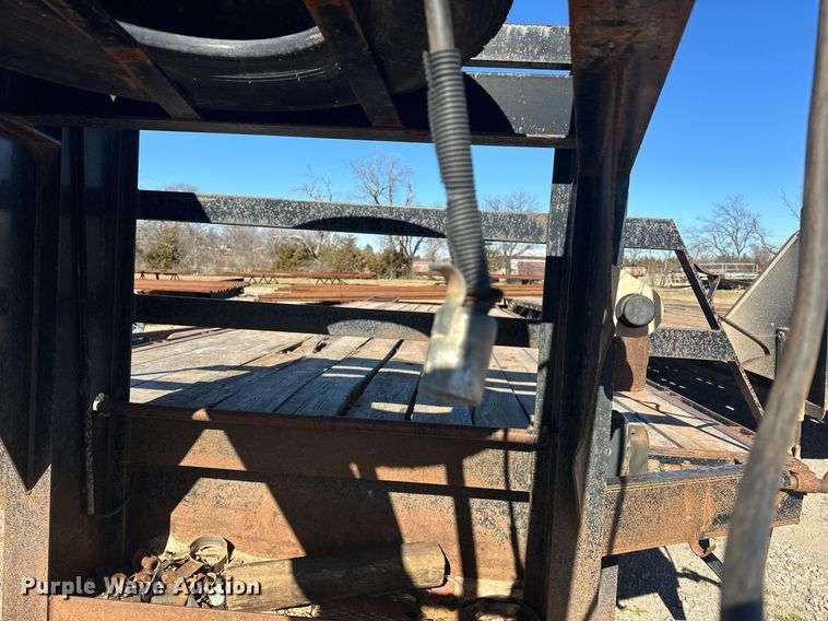 image for item ER4841 2006 Diamond T Trailers 10232DTF equipment trailer