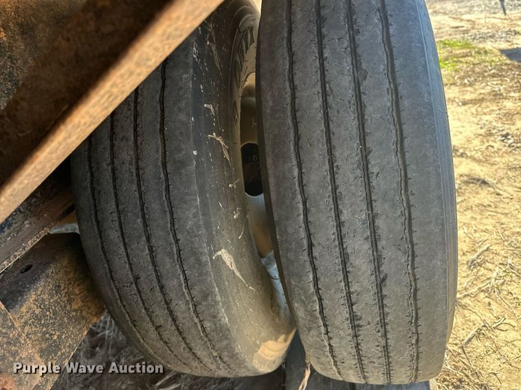 image for item ER4841 2006 Diamond T Trailers 10232DTF equipment trailer