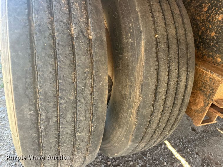 image for item ER4841 2006 Diamond T Trailers 10232DTF equipment trailer