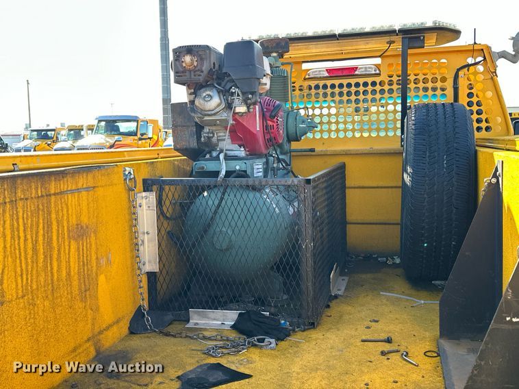 image for item ER4905 2019 Ford F350 Super Duty XL utility bed pickup truck