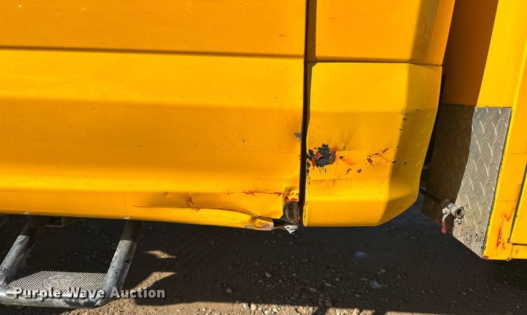 image for item ER4905 2019 Ford F350 Super Duty XL utility bed pickup truck