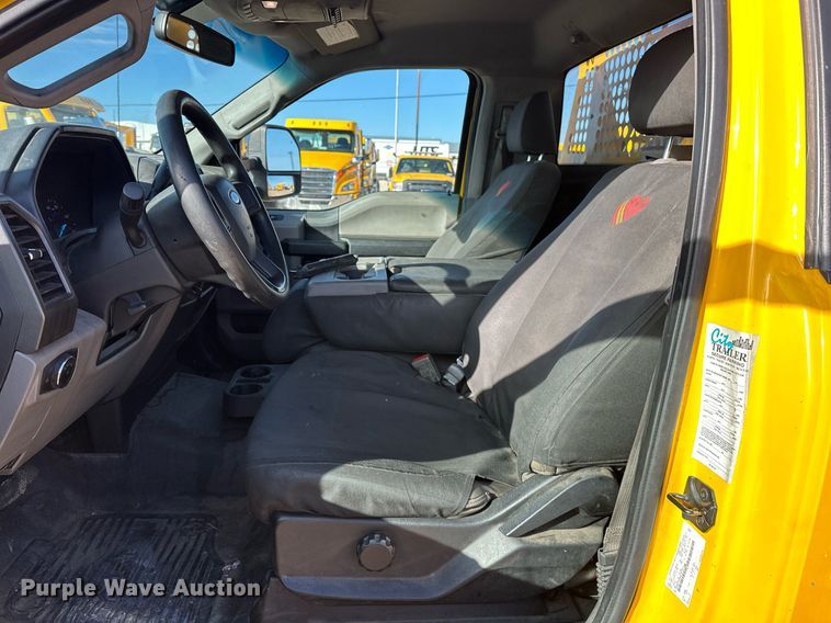 image for item ER4905 2019 Ford F350 Super Duty XL utility bed pickup truck