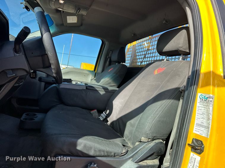 image for item ER4905 2019 Ford F350 Super Duty XL utility bed pickup truck