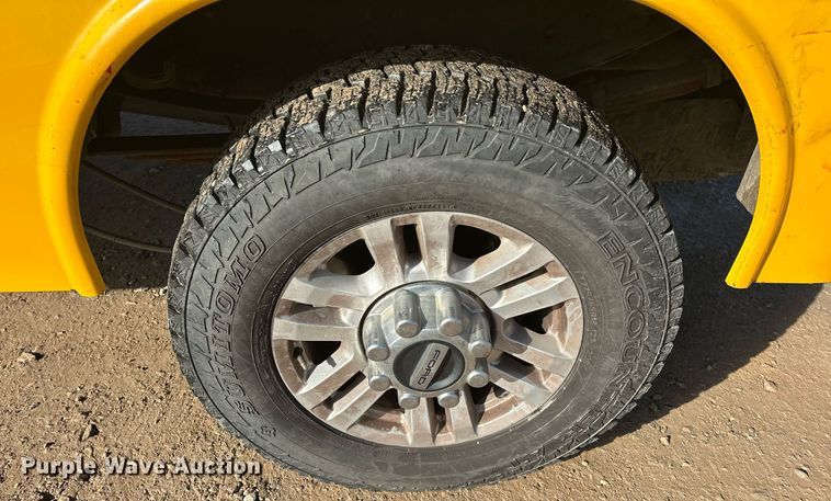 image for item ER4905 2019 Ford F350 Super Duty XL utility bed pickup truck