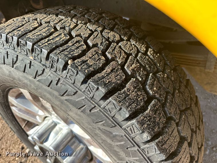 image for item ER4905 2019 Ford F350 Super Duty XL utility bed pickup truck