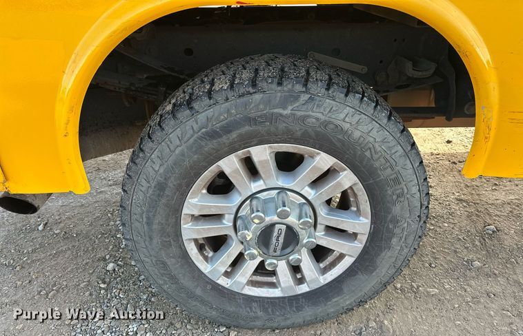 image for item ER4905 2019 Ford F350 Super Duty XL utility bed pickup truck