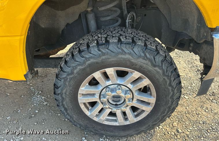 image for item ER4905 2019 Ford F350 Super Duty XL utility bed pickup truck