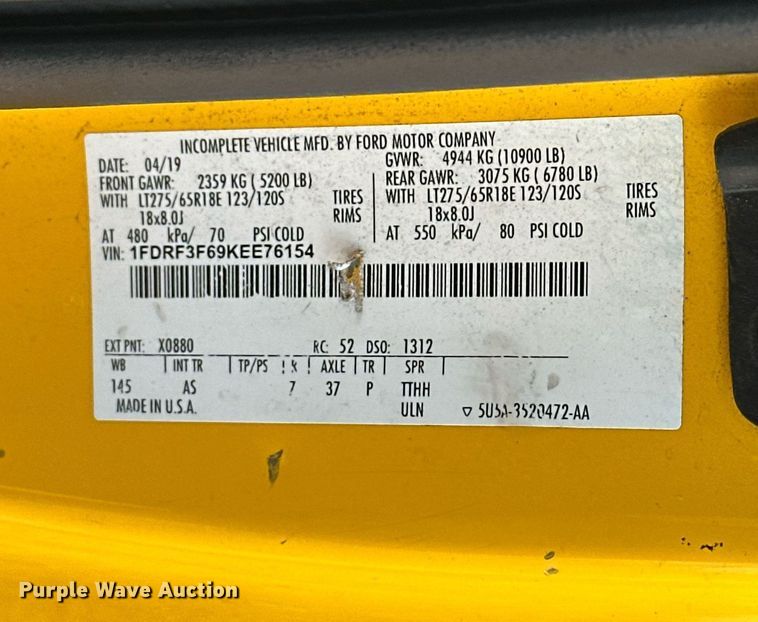 image for item ER4905 2019 Ford F350 Super Duty XL utility bed pickup truck