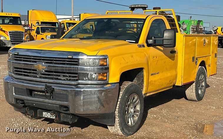 image for item ER4906 2015 Chevrolet Silverado 3500HD utility bed pickup truck