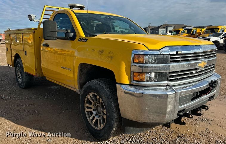 image for item ER4906 2015 Chevrolet Silverado 3500HD utility bed pickup truck