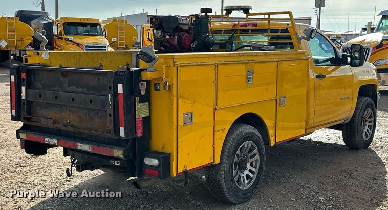image for item ER4906 2015 Chevrolet Silverado 3500HD utility bed pickup truck