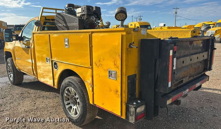 image for item ER4906 2015 Chevrolet Silverado 3500HD utility bed pickup truck
